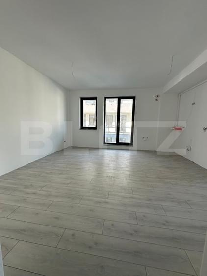 Apartament cu 3 camere decomandat în Est