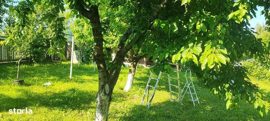 Casă cu 4 camere în Vânători-Neamț