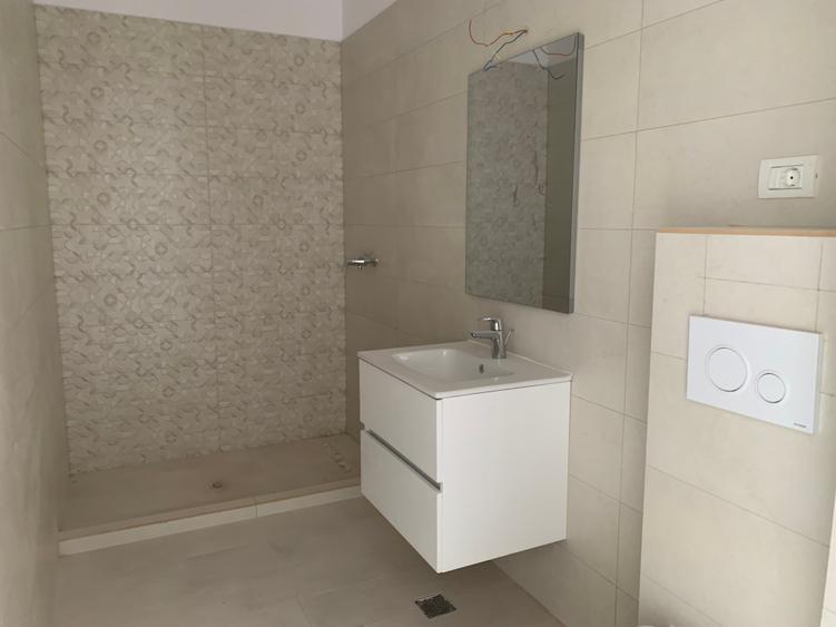 Apartament cu 3 camere decomandat în Berceni