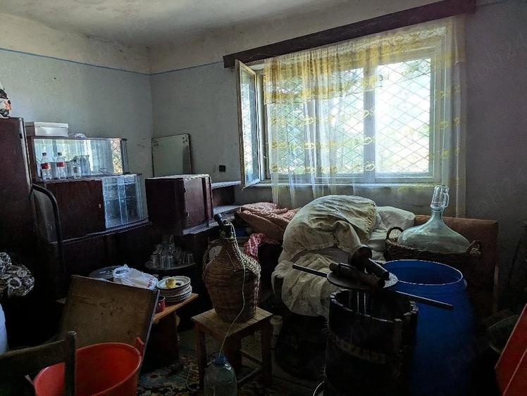 Casă cu 5 camere cu Teren 1000 Mp în Pomi