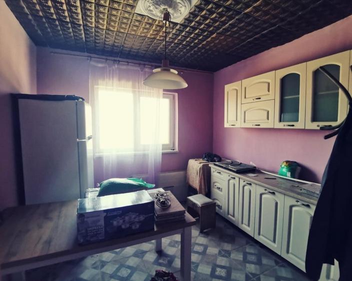 Duplex cu 8 camere cu Canalizare în Leamna de Jos