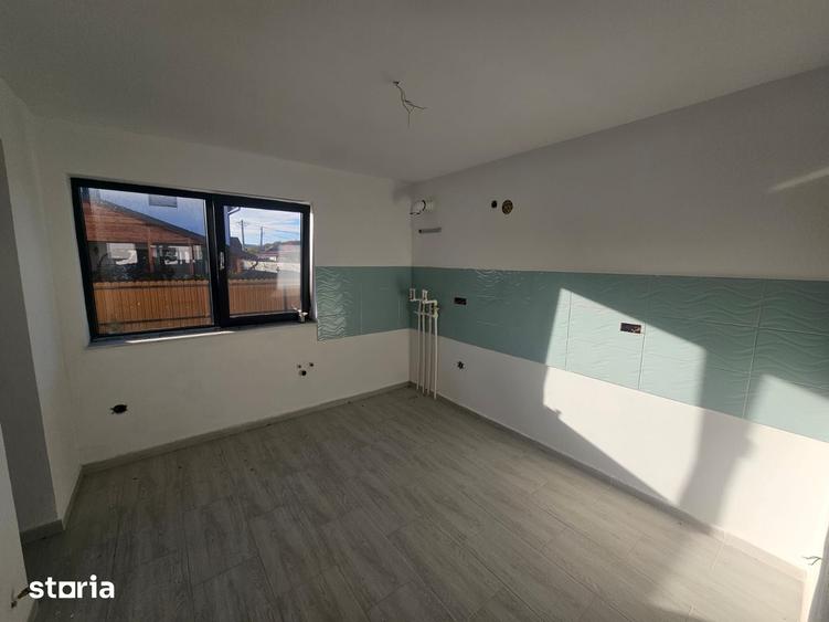 Casă cu 3 camere cu Teren 379 Mp în Central