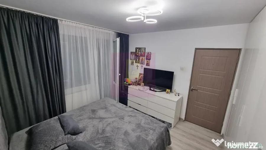 Apartament cu 3 camere decomandat în P-ța Reșița
