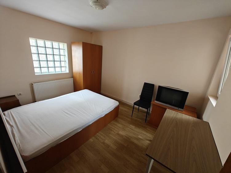 Apartament cu 3 camere decomandat în Turnișor