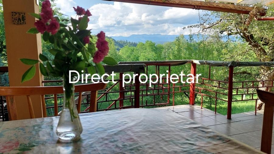 Casă cu 4 camere cu Teren 3300 Mp în Central