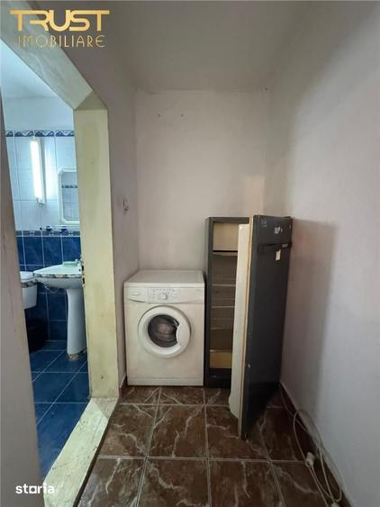 Casă cu 8 camere cu Teren 276 Mp în Zorilor