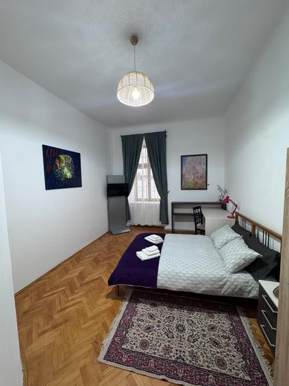 Apartament cu 3 camere semidecomandat în Ultracentral