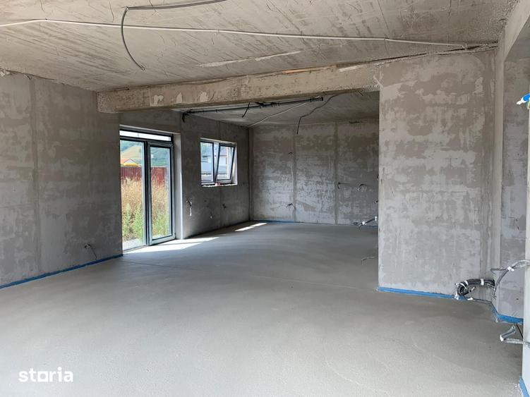 Casă cu 5 camere cu Teren 556 Mp în Exterior Vest