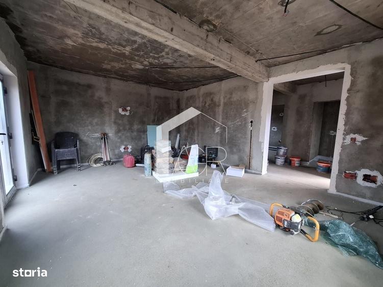 Casă cu 4 camere în Păulești
