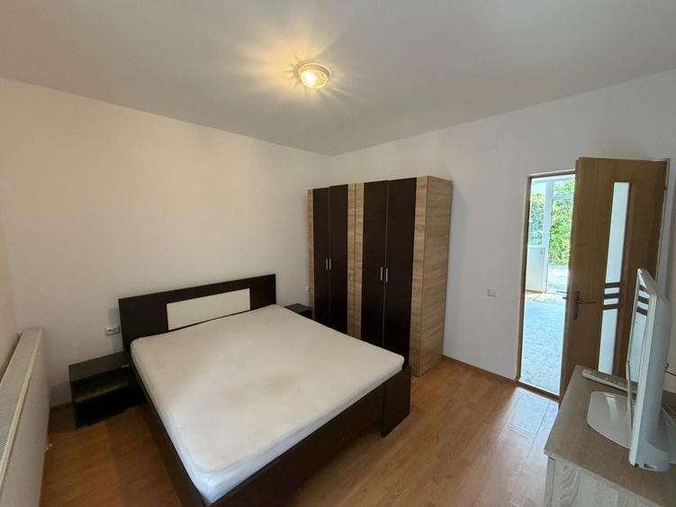 Casă cu 6 camere cu Teren 20 Mp în Centrul Civic