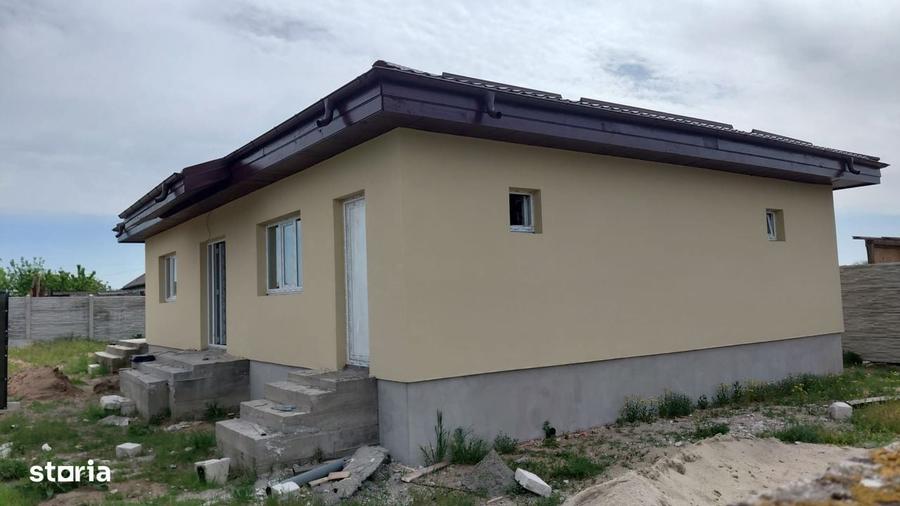 Casă cu 4 camere cu Teren 450 Mp în Malu Mare