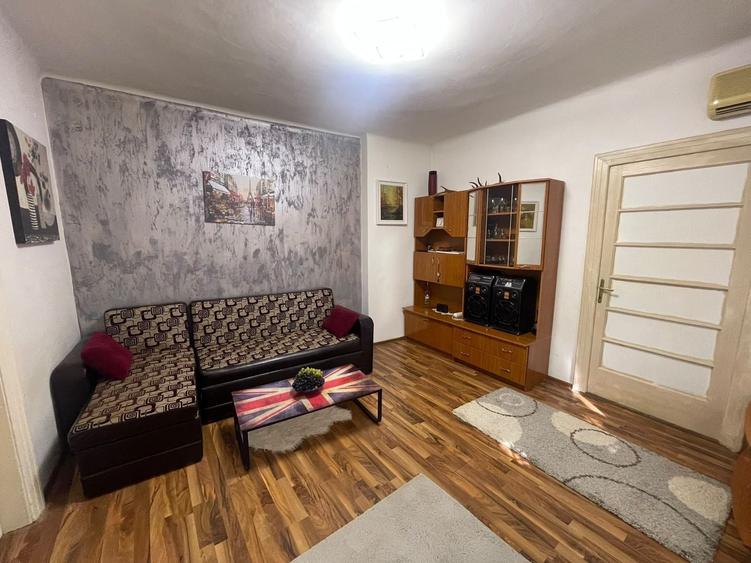 Apartament cu 4 camere semidecomandat, mobilat în Parcul Carol