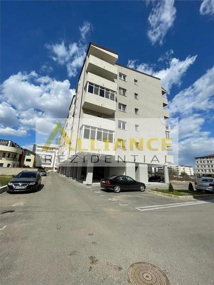 Apartament cu 3 camere decomandat în Berceni