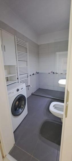 Apartament cu 2 camere decomandat în Tractorul
