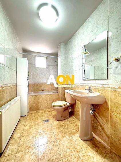 Casă individuală cu 5 camere cu Canalizare în Central