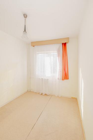 Apartament cu 3 camere semidecomandat, mobilat în Tomis III