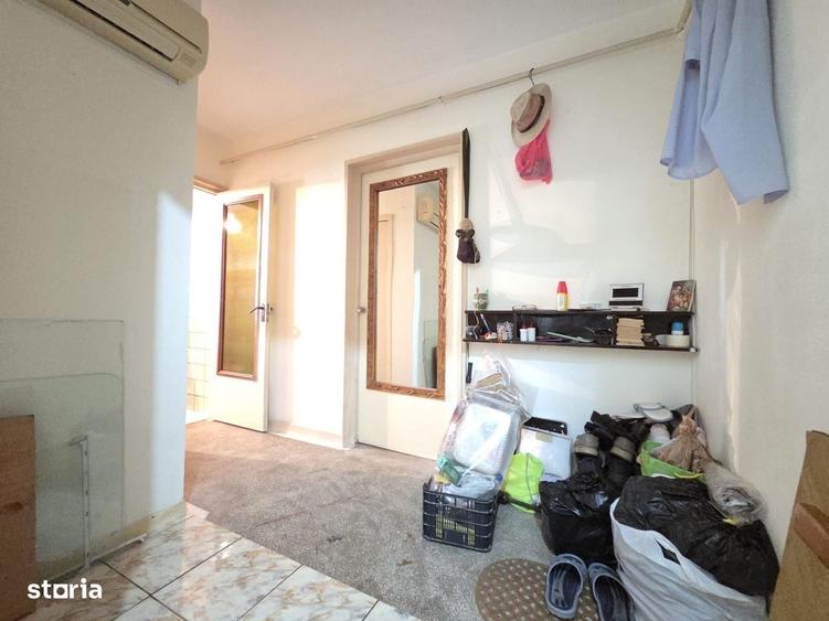Apartament cu 3 camere în Micro 40