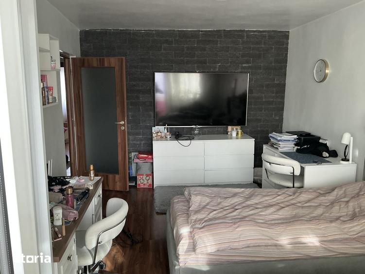 Apartament cu 3 camere decomandat în Dacia