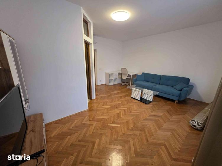 Casă cu 5 camere cu Teren 400 Mp în Calea Dumbrăvii