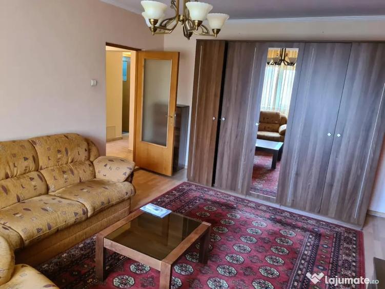Apartament cu 3 camere decomandat în Vitan