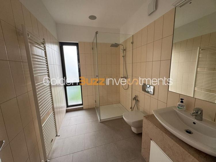 Apartament cu 4 camere decomandat în Băneasa