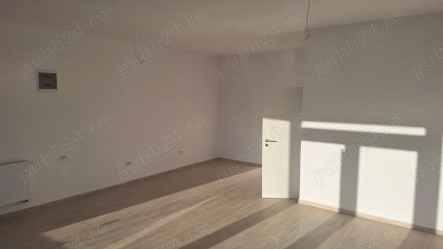 Spațiu comercial, de 40 mp, în Tractorul