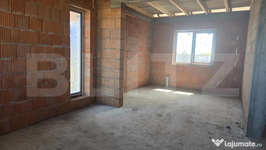 Casă cu 3 camere cu Teren 550 Mp în Lazuri