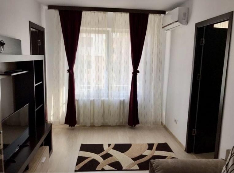 Apartament cu 3 camere semidecomandat în Tomis Nord