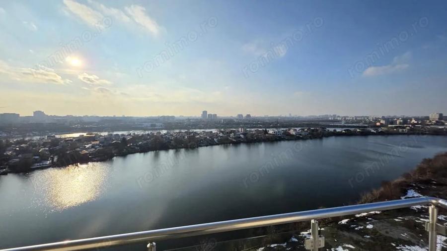 Apartament cu 3 camere semidecomandat în Fundeni