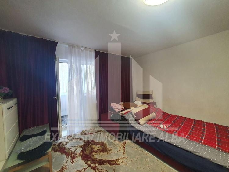Apartament cu 2 camere semidecomandat, mobilat în Ampoi 1