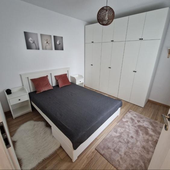 Apartament cu 2 camere decomandat în Polonă