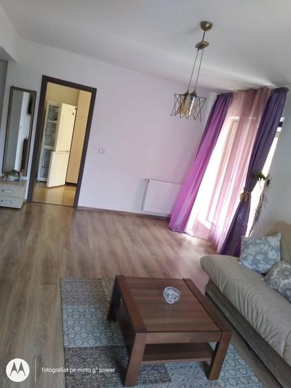 Apartament cu 2 camere decomandat în Roșu
