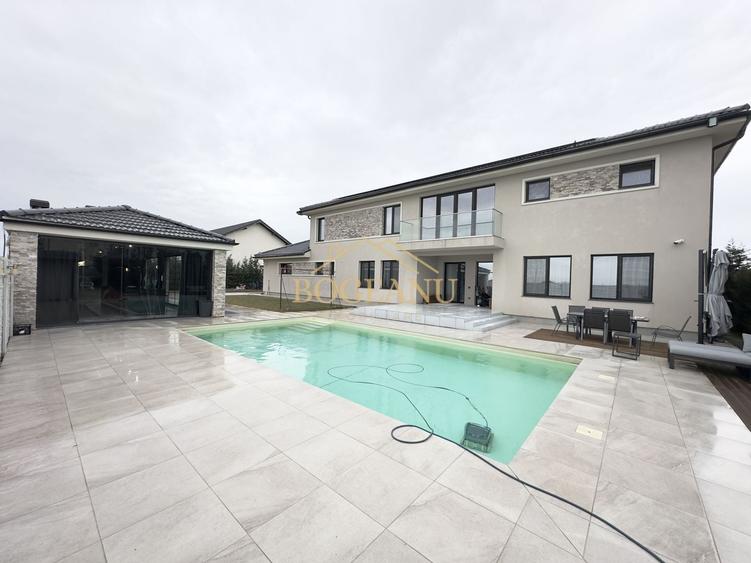 Casă individuală cu 7 camere cu Piscina în Chișoda