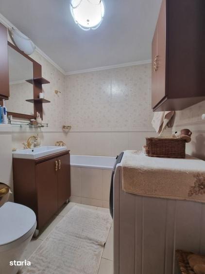 Apartament cu 5 camere decomandat în Unirii