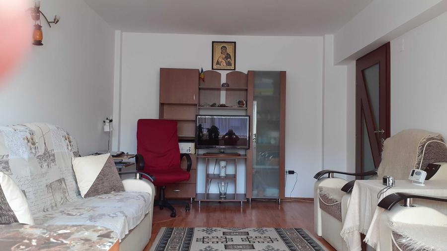 Apartament cu 2 camere decomandat în Astra