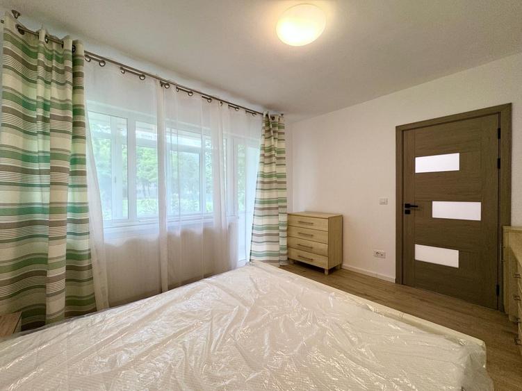 Apartament cu 2 camere semidecomandat în Podu Roș