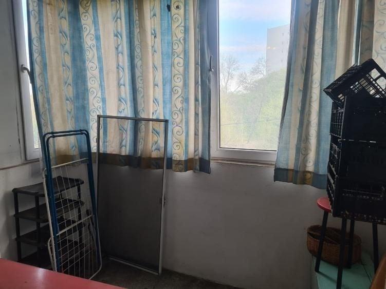 Apartament cu 2 camere decomandat în Baba Novac