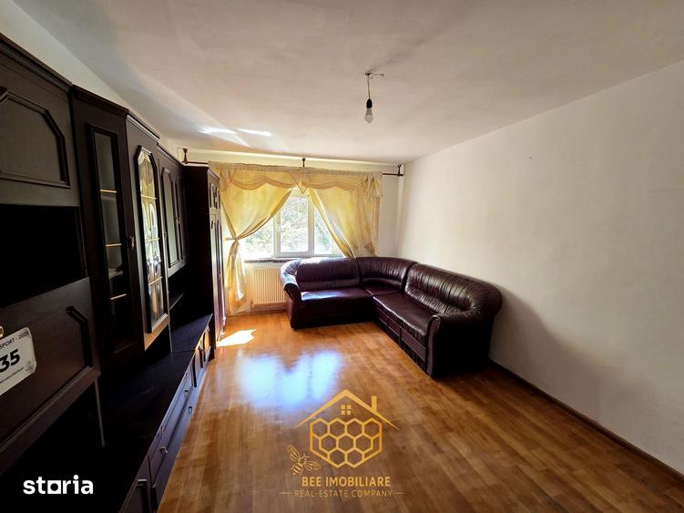 Apartament cu 3 camere decomandat în 1 Mai