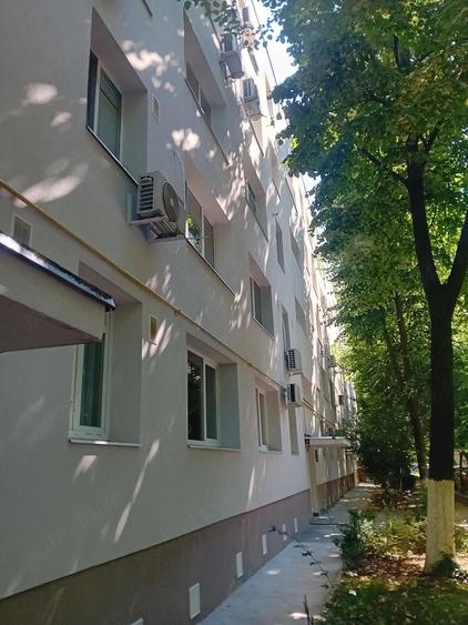 Apartament cu 4 camere decomandat în Drumul Taberei