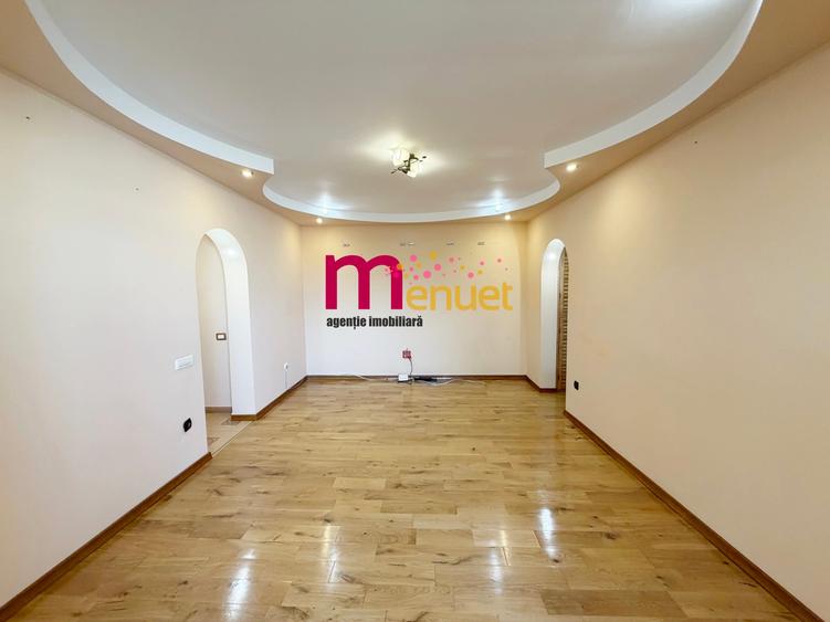 Apartament cu 3 camere semidecomandat în Vest