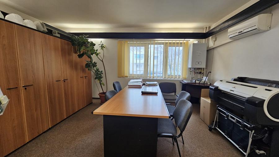 Apartament cu 4 camere semidecomandat în Moara de foc