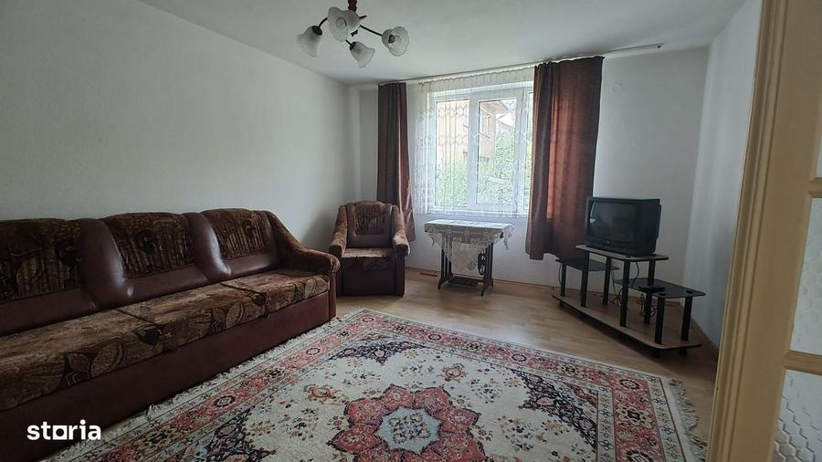 Casă cu 4 camere cu Teren 537 Mp în Central