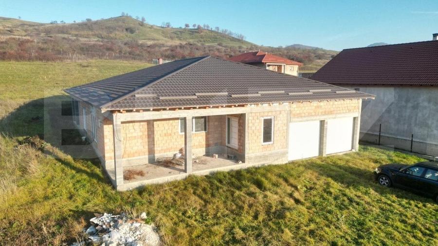 Casă individuală cu 4 camere cu Canalizare în Ideciu de Jos