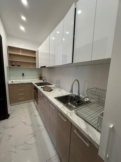Apartament cu 3 camere semidecomandat, mobilat în Sala Palatului