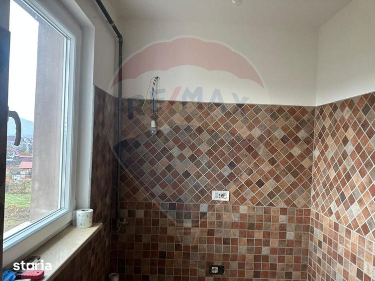 Apartament cu 2 camere semidecomandat în Săvinești