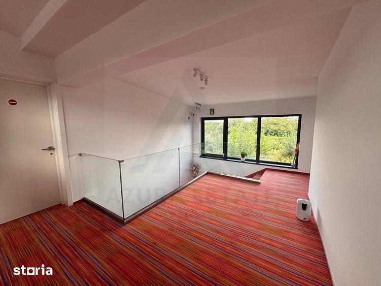 Casă cu 10 camere cu Teren 4600 Mp în Central