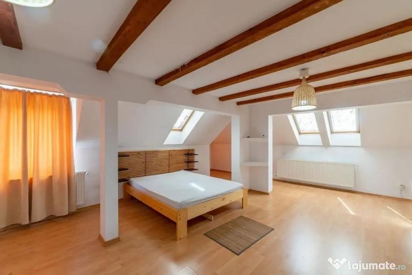 Casă cu 6 camere cu Teren 475 Mp în Găvana
