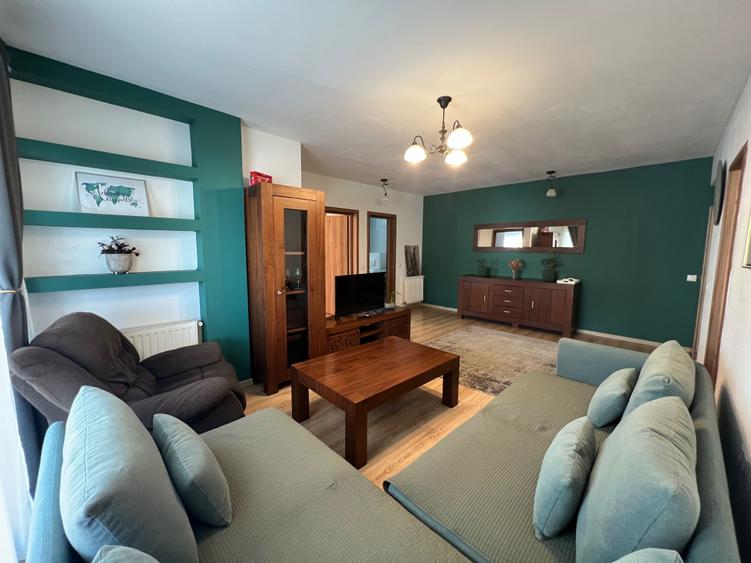 Apartament cu 3 camere decomandat în Central