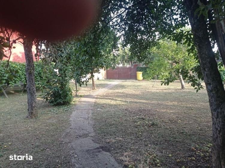 Casă cu 4 camere cu Teren 1000 Mp în Central