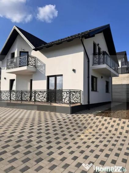 Casă cu 4 camere cu Teren 373 Mp în Central